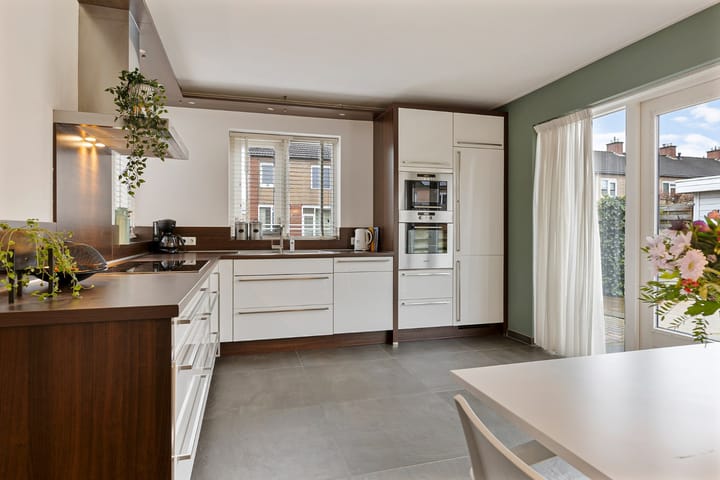 Foto 21 van Hazebroeklaan 9