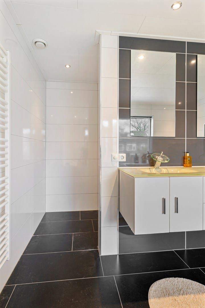 Foto 35 van Hazebroeklaan 9