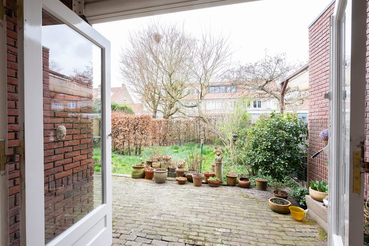 Foto 10 van Van Riebeecklaan 30