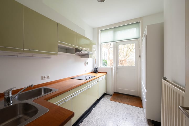 Foto 11 van Van Riebeecklaan 30