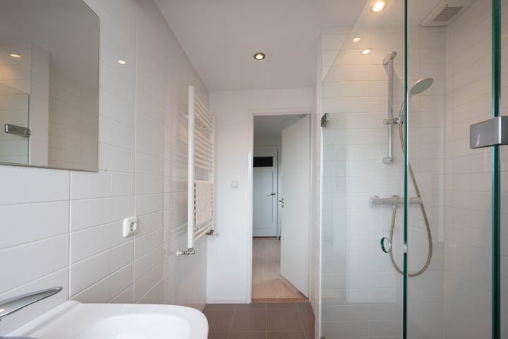 Foto 42 van Van Riebeecklaan 30