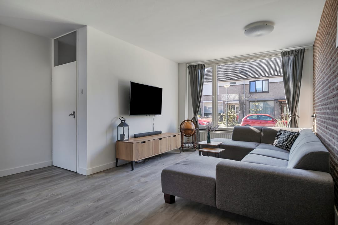 Foto 8 van Pater Dr. Loffeldstraat 9