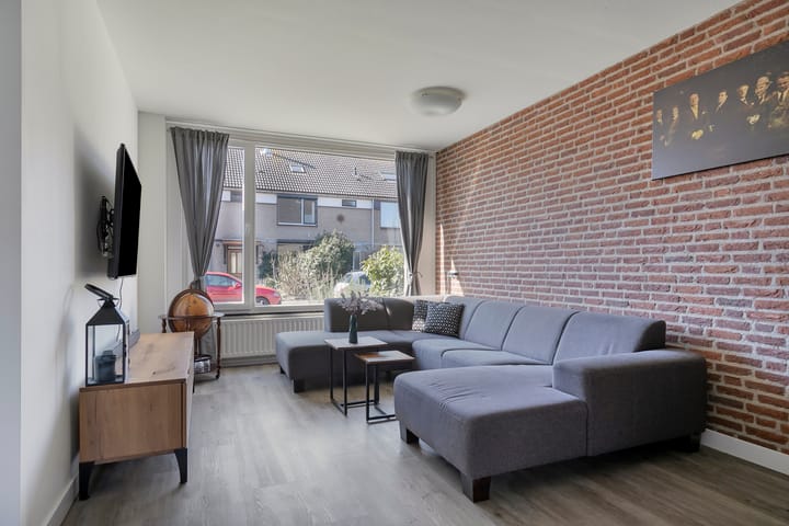 Foto 9 van Pater Dr. Loffeldstraat 9