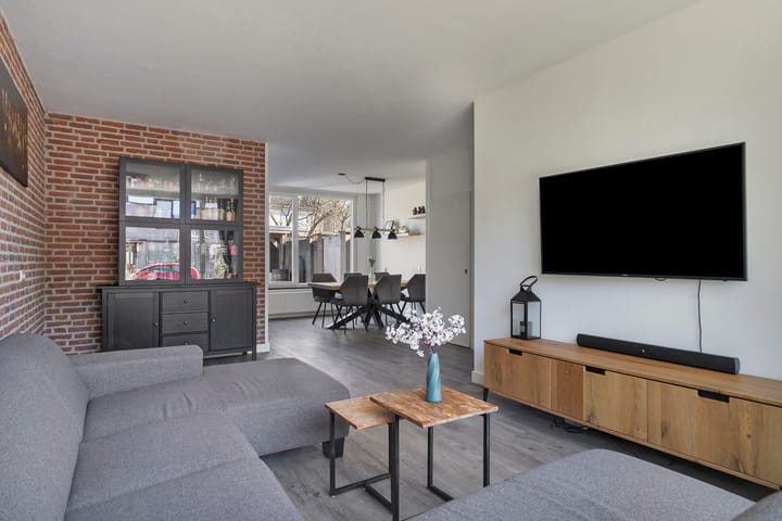 Foto 10 van Pater Dr. Loffeldstraat 9