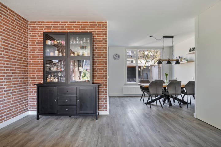 Foto 11 van Pater Dr. Loffeldstraat 9