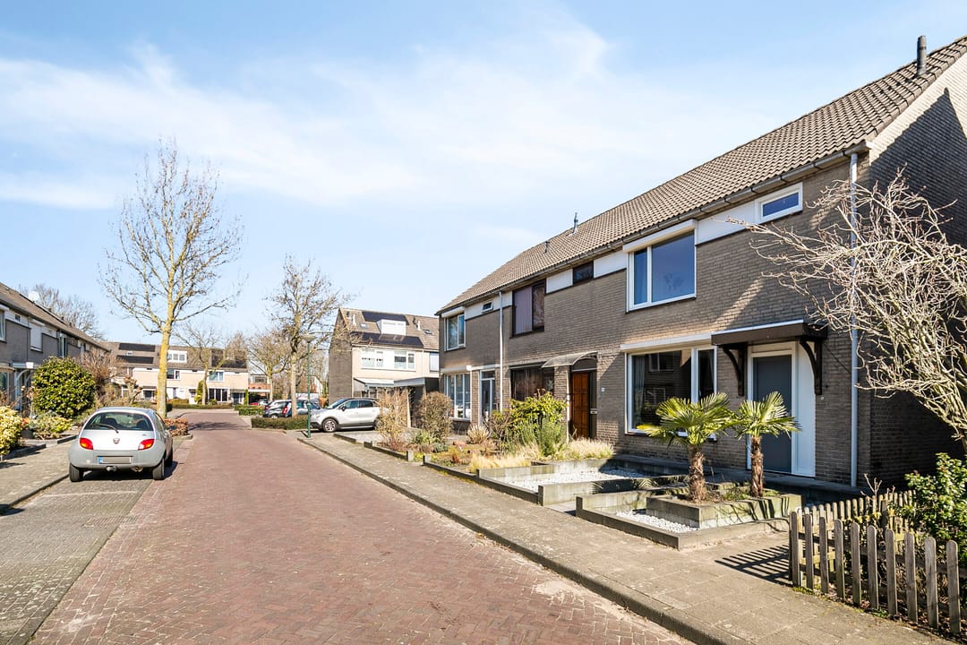 Foto 37 van Pater Dr. Loffeldstraat 9