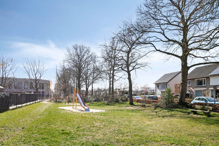 Foto 38 van Pater Dr. Loffeldstraat 9