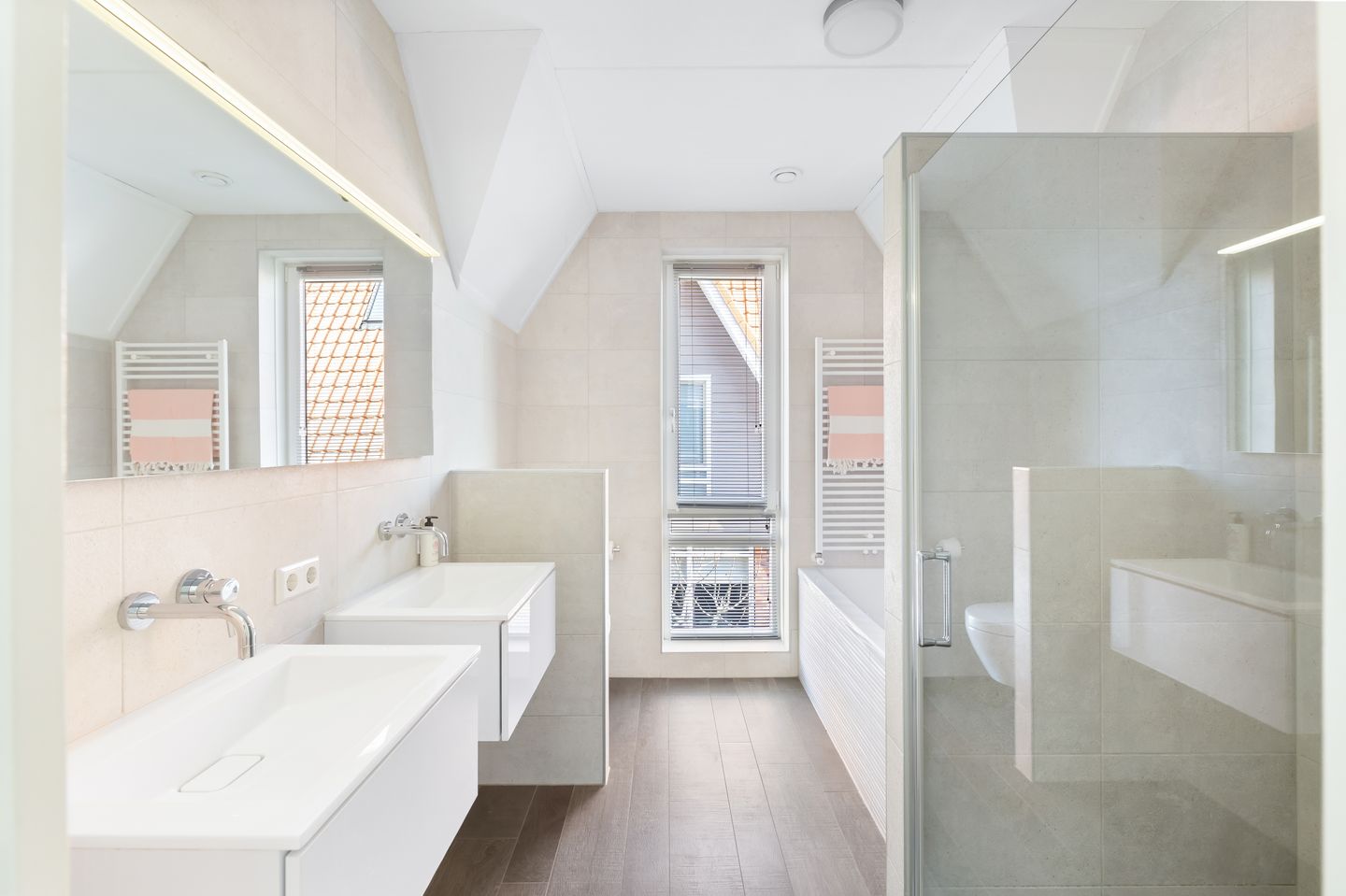 Foto 25 van Koninginnepage 21