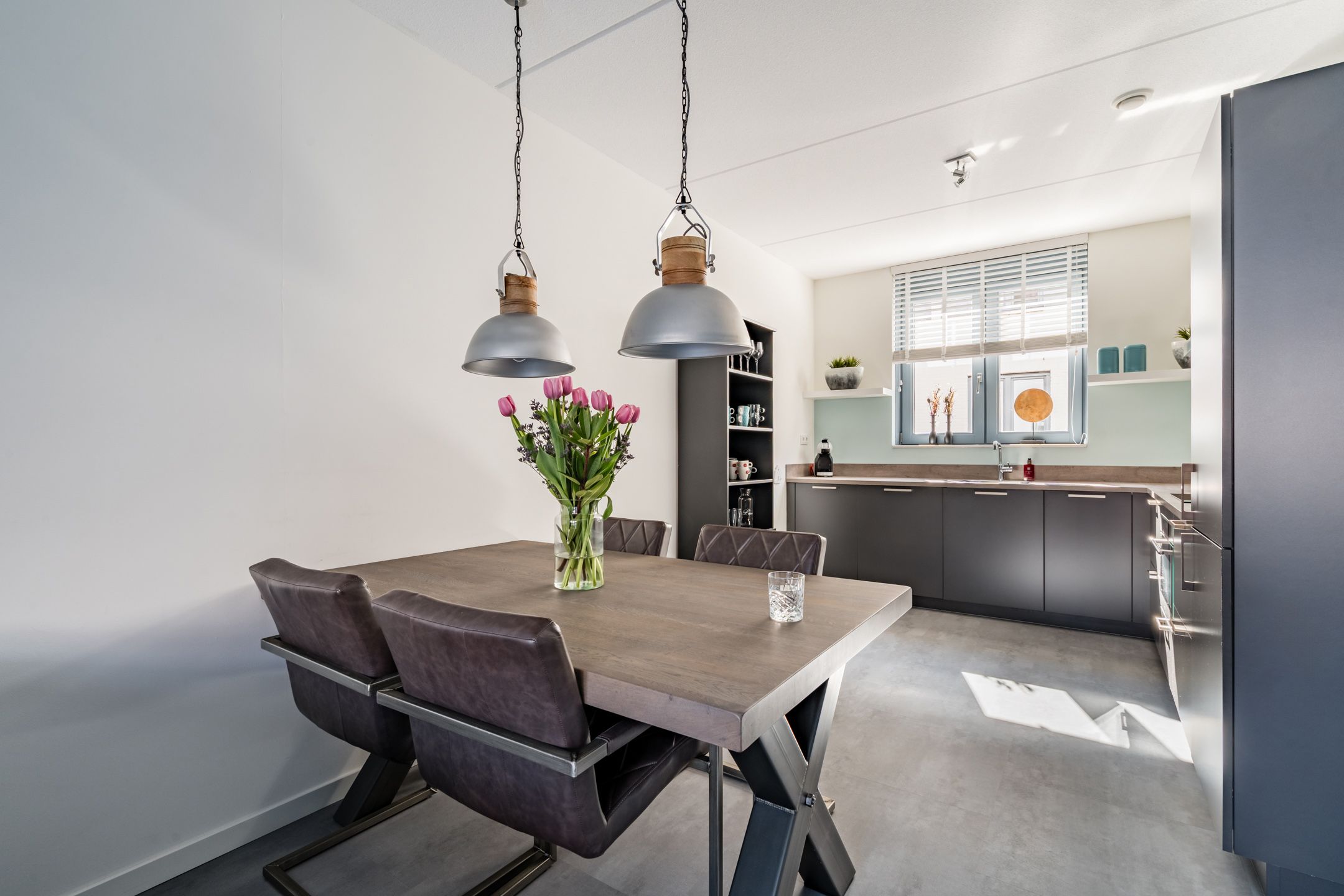 Foto 9 van Volharding 19