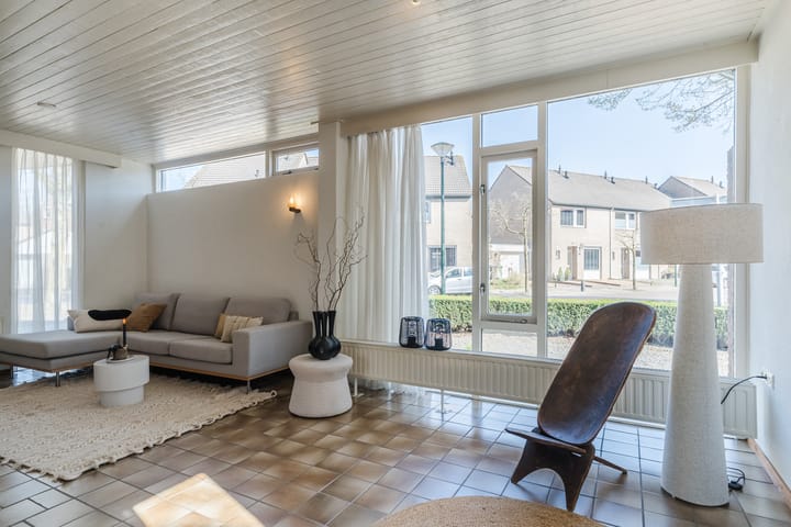 Foto 2 van Burg. Van den Oeverstraat 2