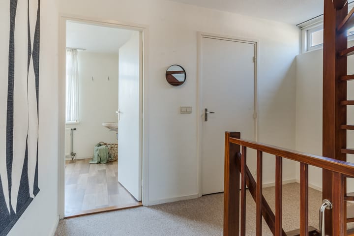 Foto 21 van Burg. Van den Oeverstraat 2