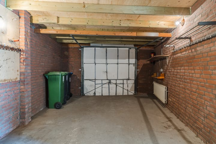 Foto 25 van Burg. Van den Oeverstraat 2