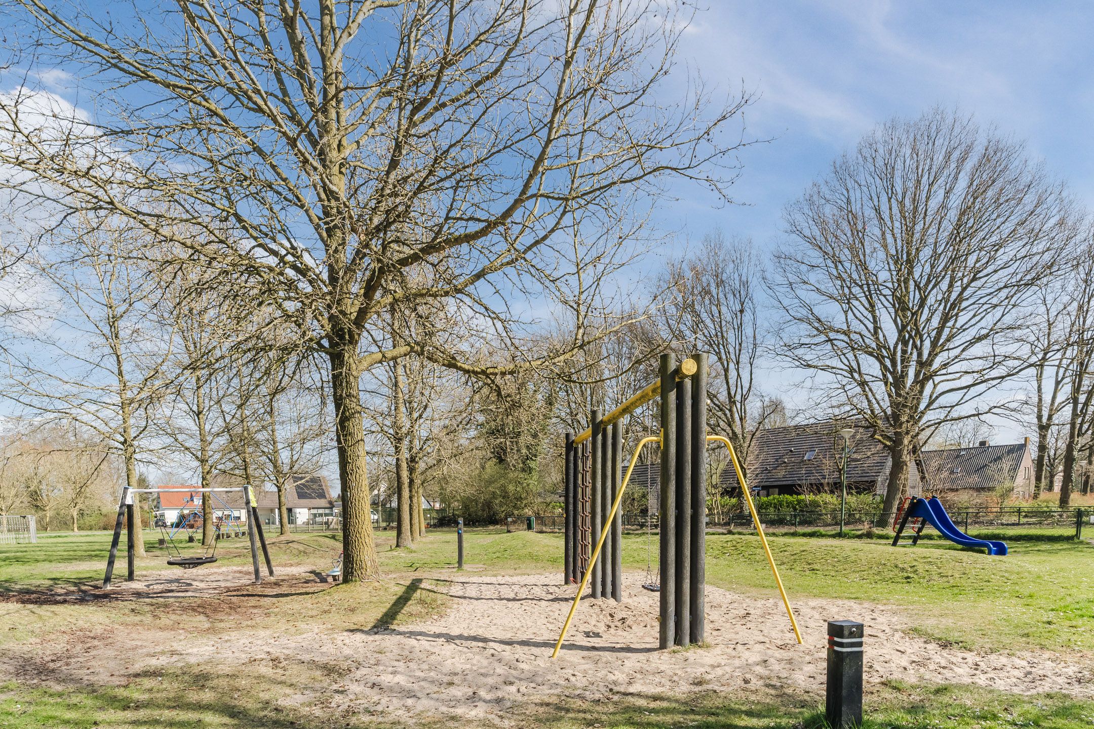 Foto 33 van Burg. Van den Oeverstraat 2