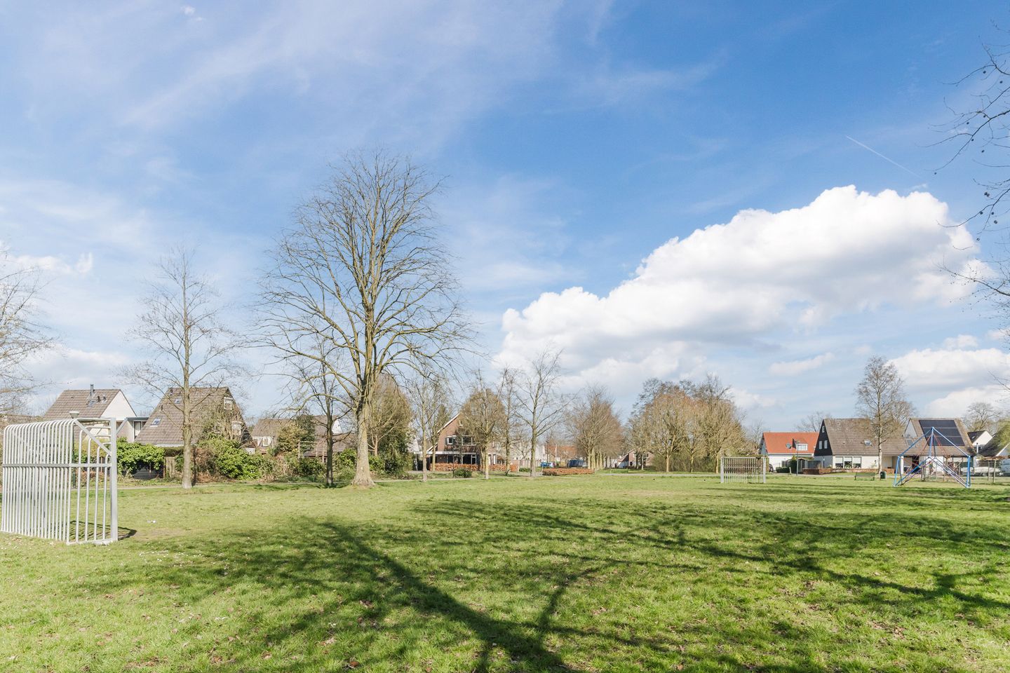 Foto 34 van Burg. Van den Oeverstraat 2