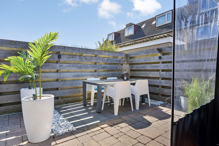 Photo 22 of Kamillestraat 14