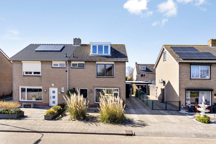 Photo 27 of Kamillestraat 14