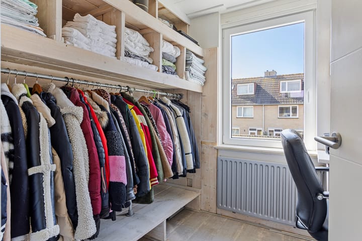 Photo 16 of Kamillestraat 14