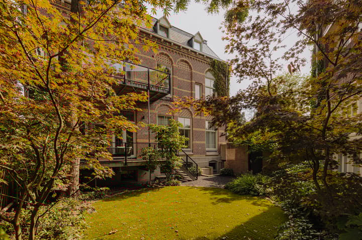 Photo 2 of Spaarndammerstraat 9-A