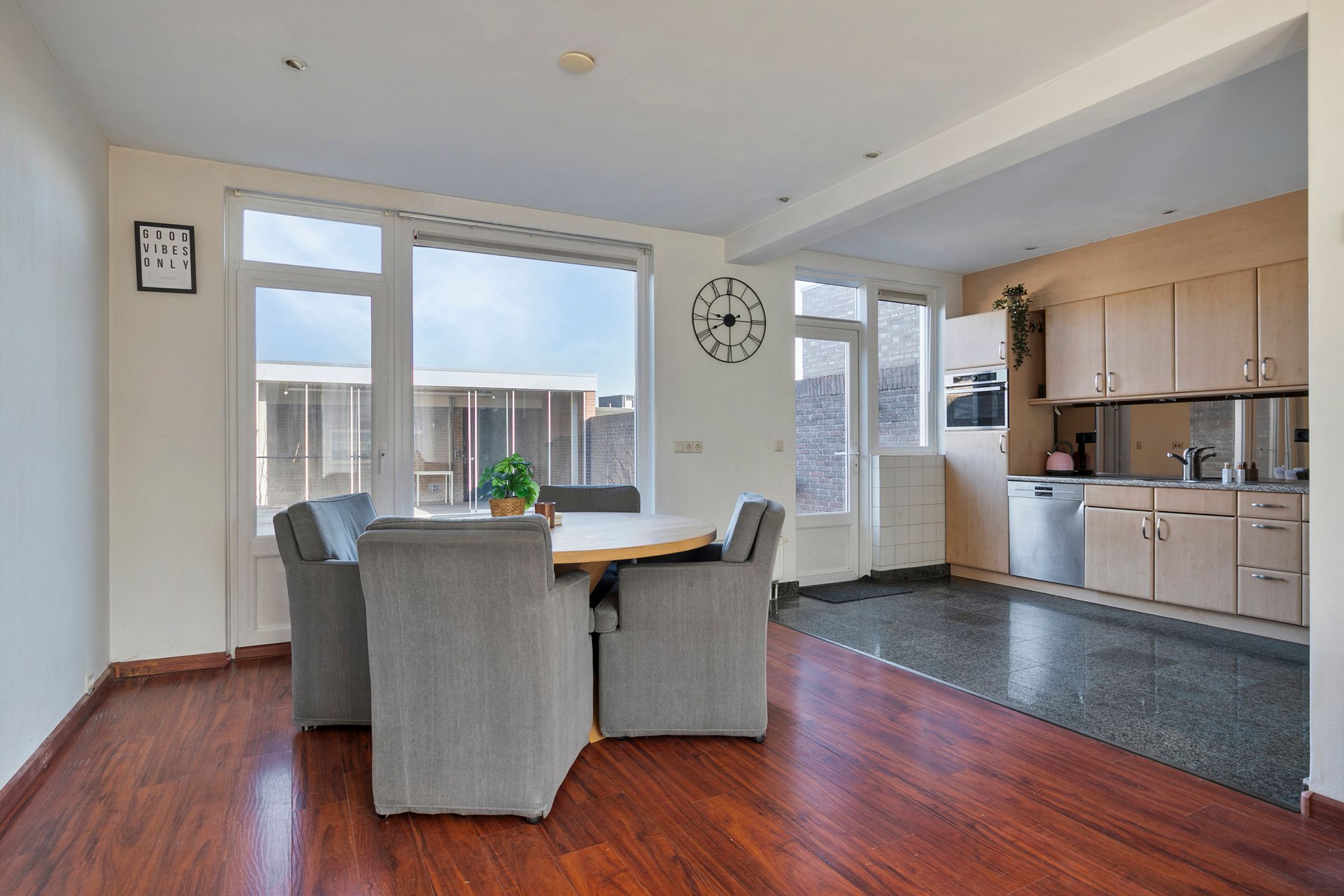 Foto 6 van Den Haas 9