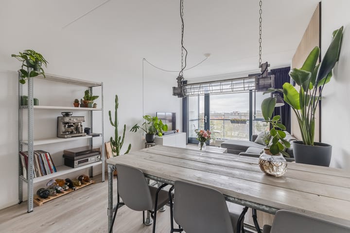 Foto 8 van Pieter van Musschenbroekstraat 187