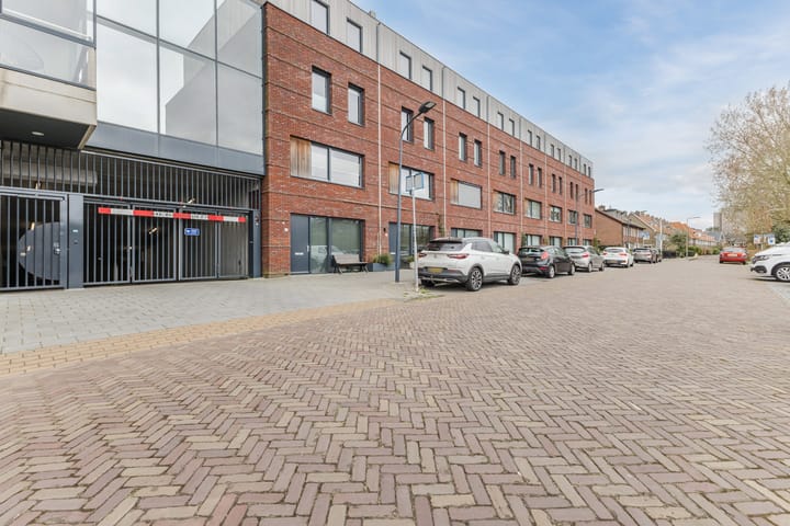 Foto 35 van Pieter van Musschenbroekstraat 187