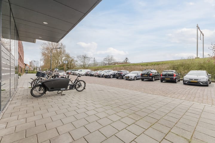 Foto 36 van Pieter van Musschenbroekstraat 187