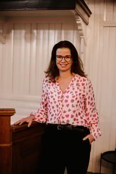 Dora Uil - Baar - Commercieel Medewerker