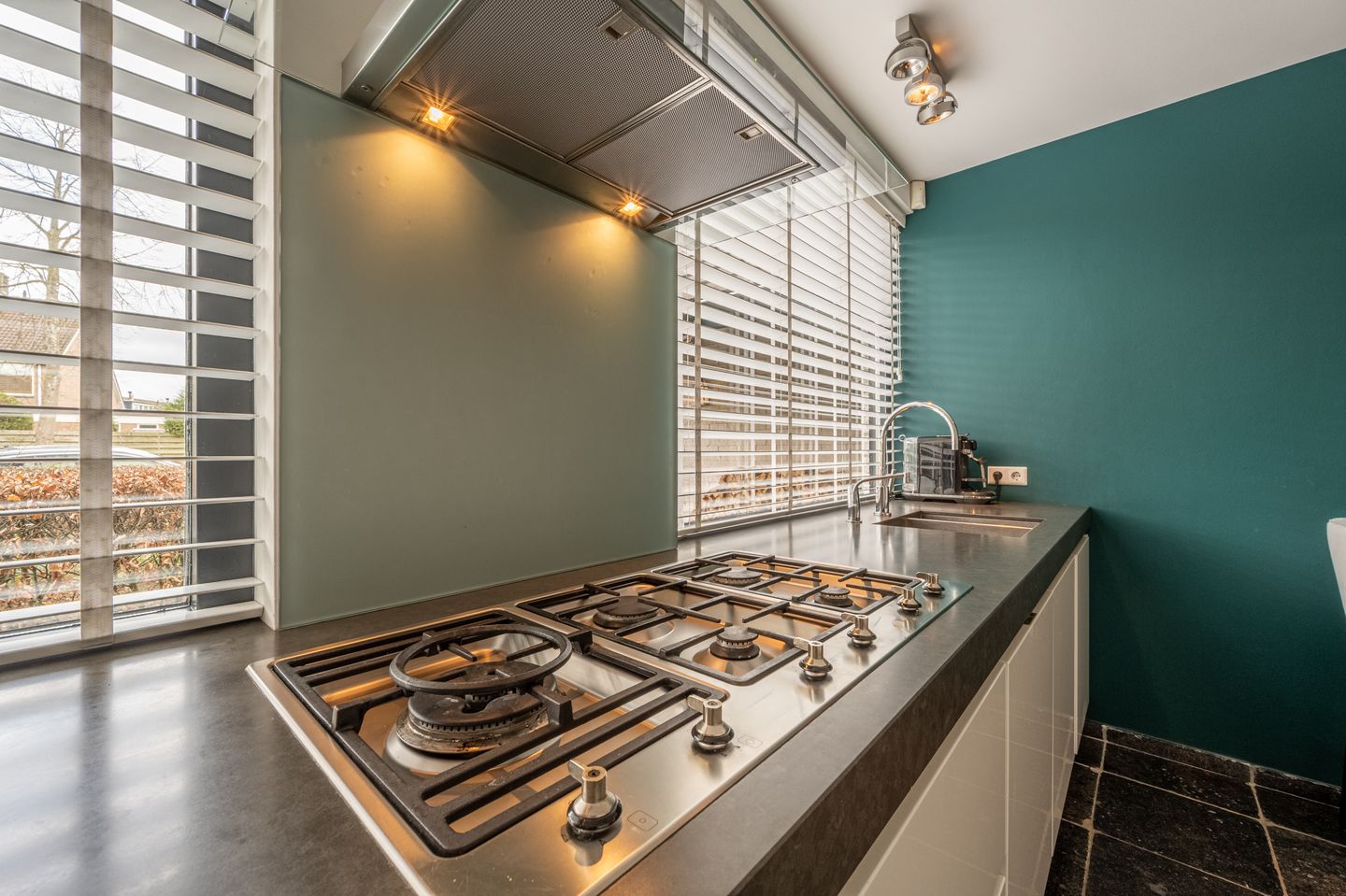 Photo 19 of Laan van Westmolen 63