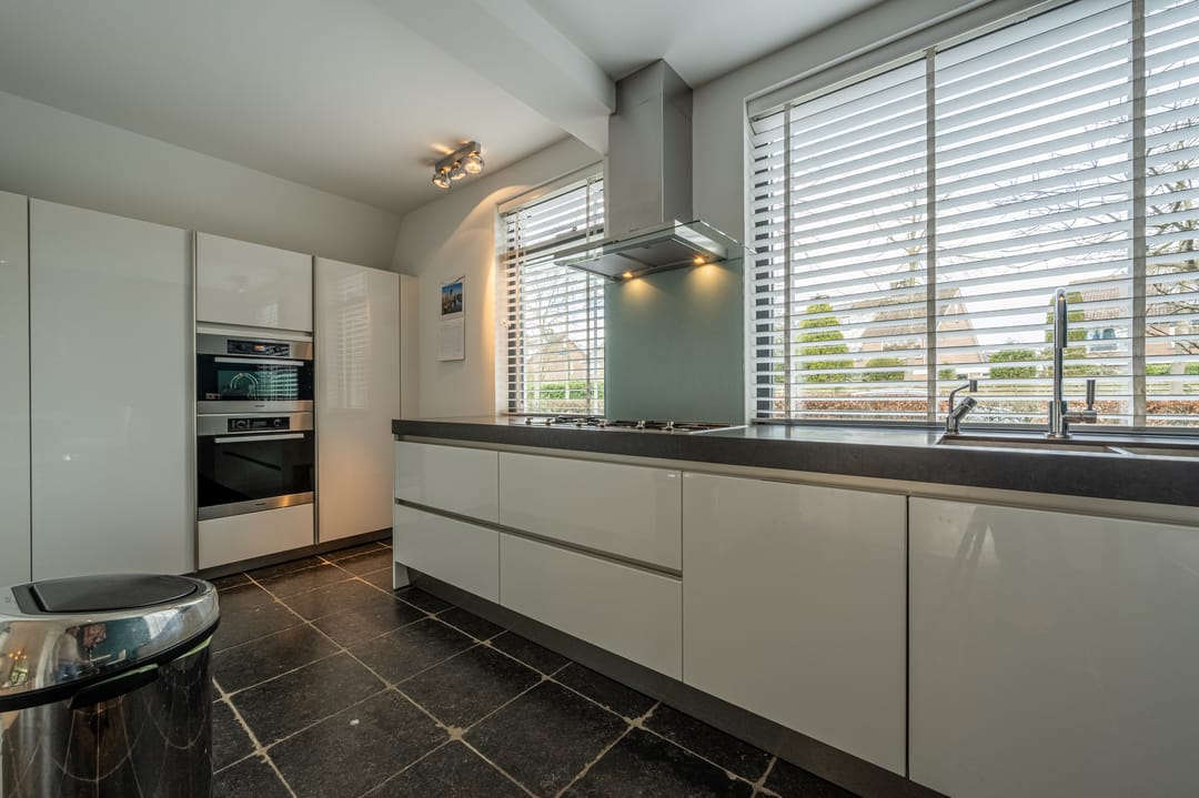 Photo 17 of Laan van Westmolen 63