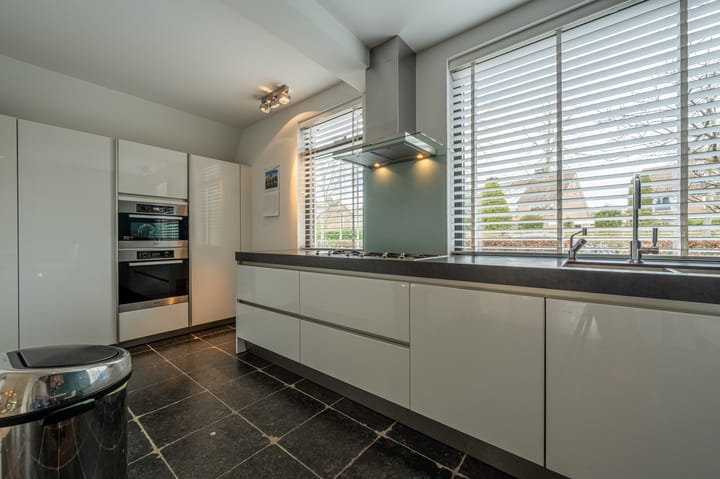 Photo 17 of Laan van Westmolen 63