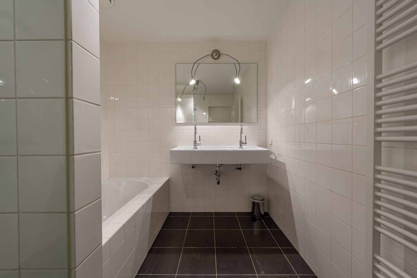 Photo 35 of Laan van Westmolen 63