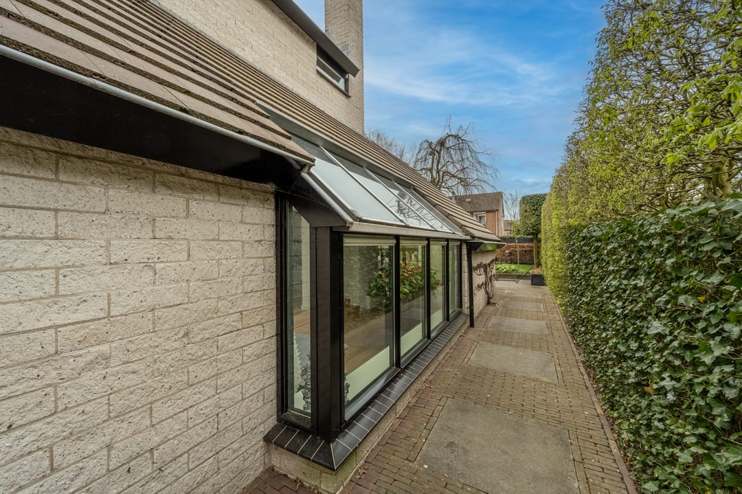 Photo 56 of Laan van Westmolen 63