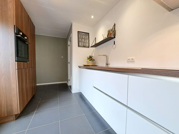 Photo 7 of Terneuzensestraat 38