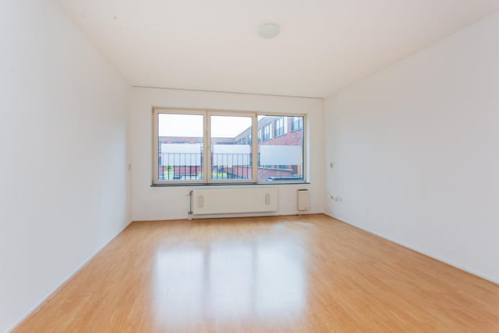 Photo 2 of Europaplein 717