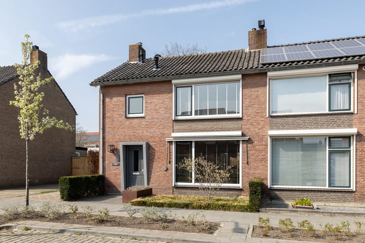 Foto 1 van Titulaerlaan 7