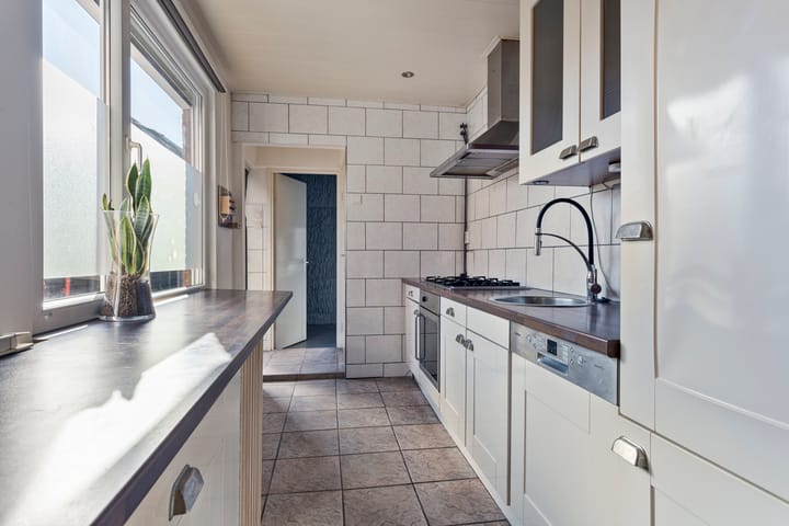 Foto 8 van Tjibbe Knolstraat 16