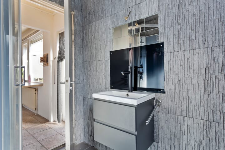 Foto 12 van Tjibbe Knolstraat 16