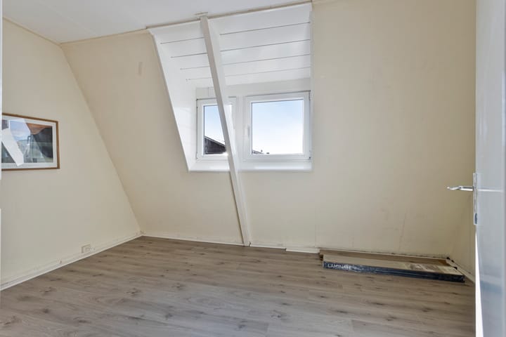 Foto 15 van Tjibbe Knolstraat 16