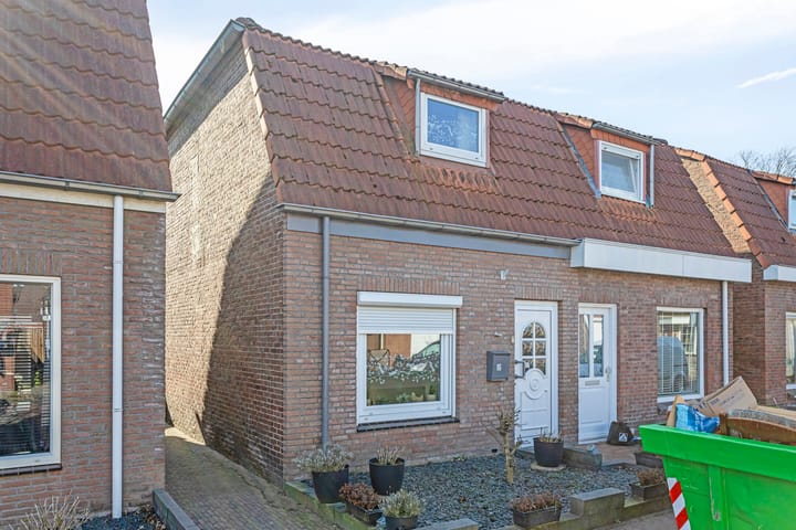 Foto 21 van Tjibbe Knolstraat 16