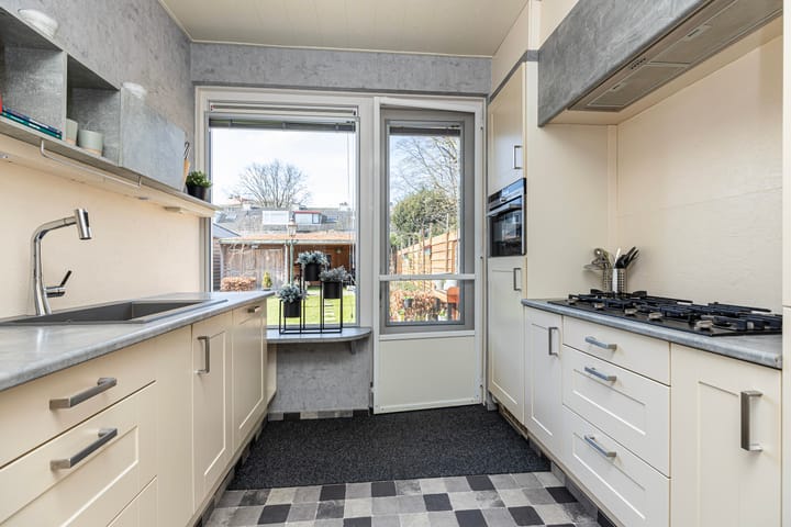 Photo 10 of Kort-Ambachtlaan 32