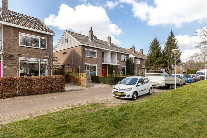 Photo 31 of Kort-Ambachtlaan 32