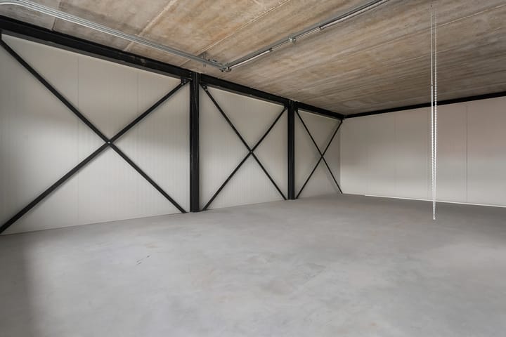 Photo 9 of J. van den Boschkade 6-26