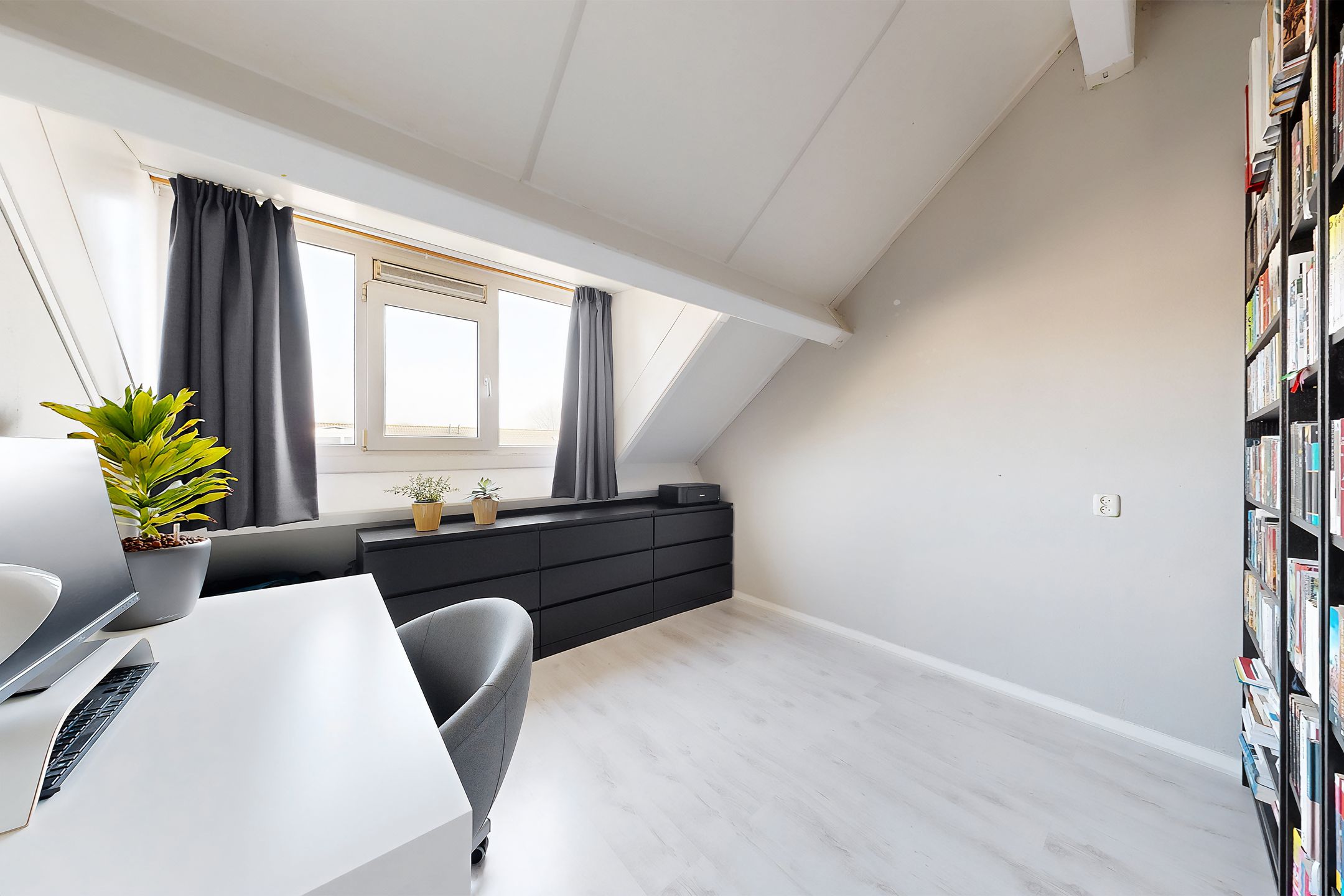 Photo 54 of Hoornbloemstraat 3