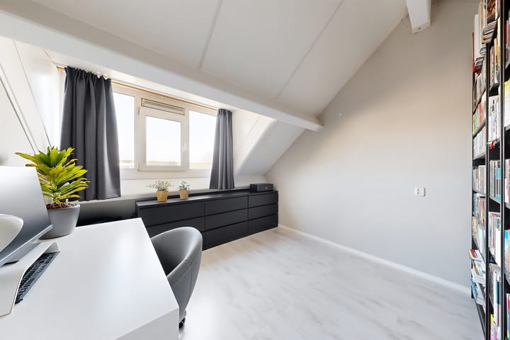 Photo 54 of Hoornbloemstraat 3