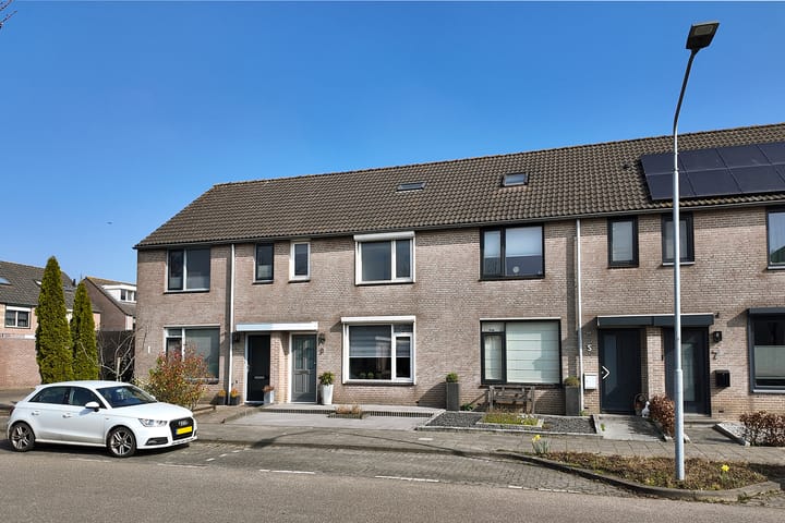 Photo 63 of Hoornbloemstraat 3