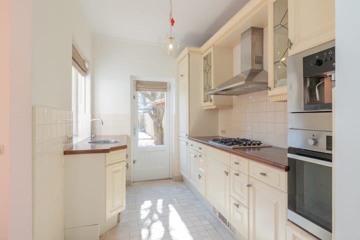 Foto 19 van Quarles van Uffordstraat 97