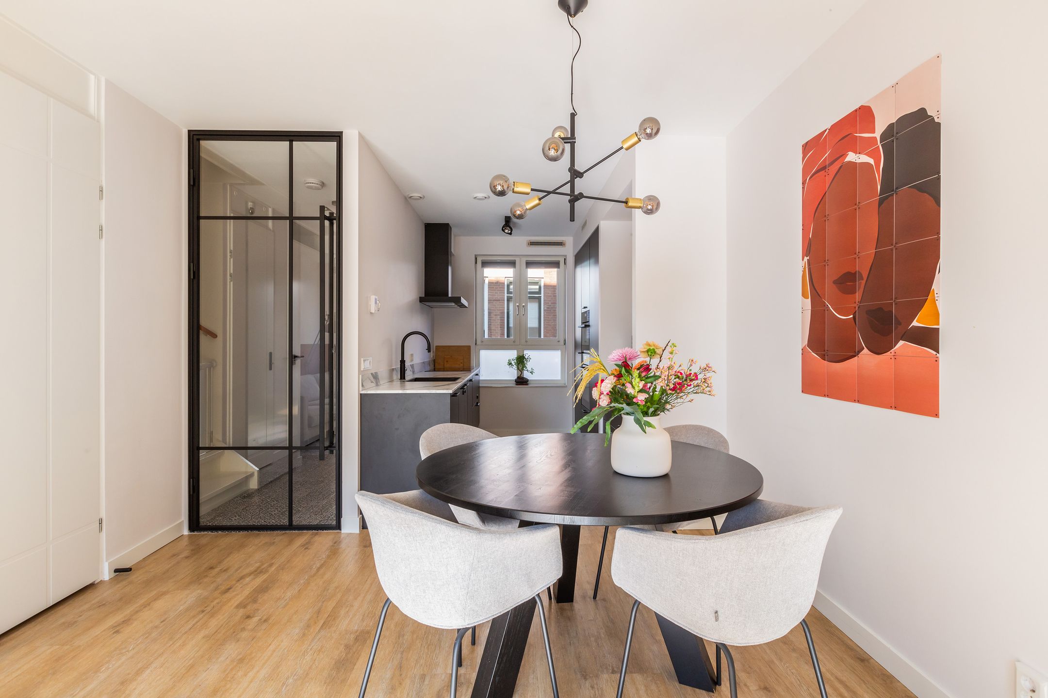 Foto 12 van Hogewalstraat 18-1