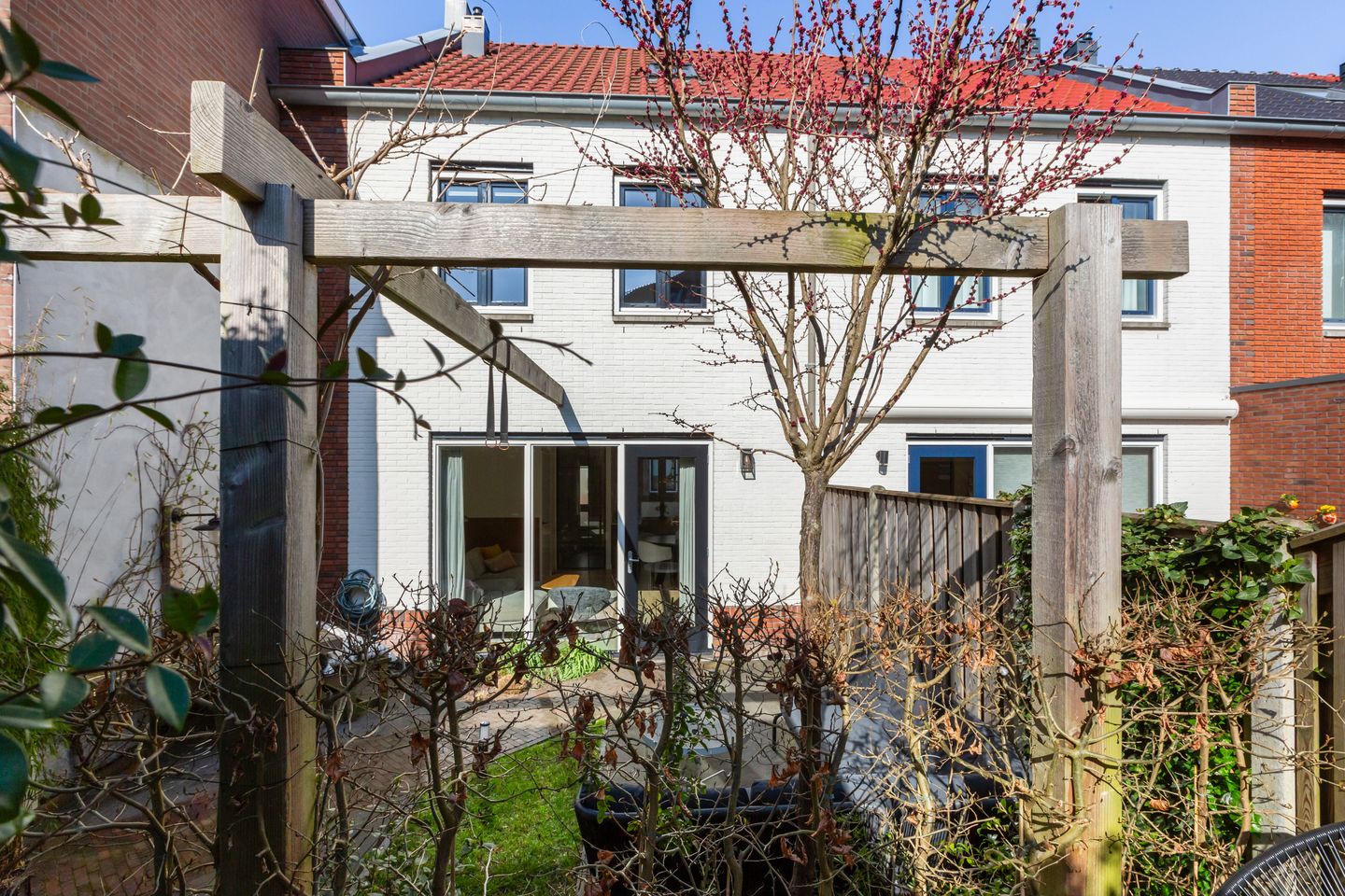 Foto 19 van Hogewalstraat 18-1