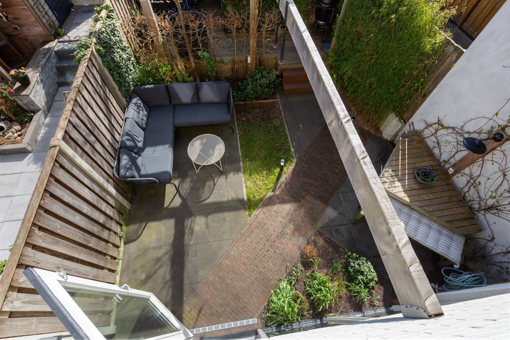 Foto 42 van Hogewalstraat 18-1