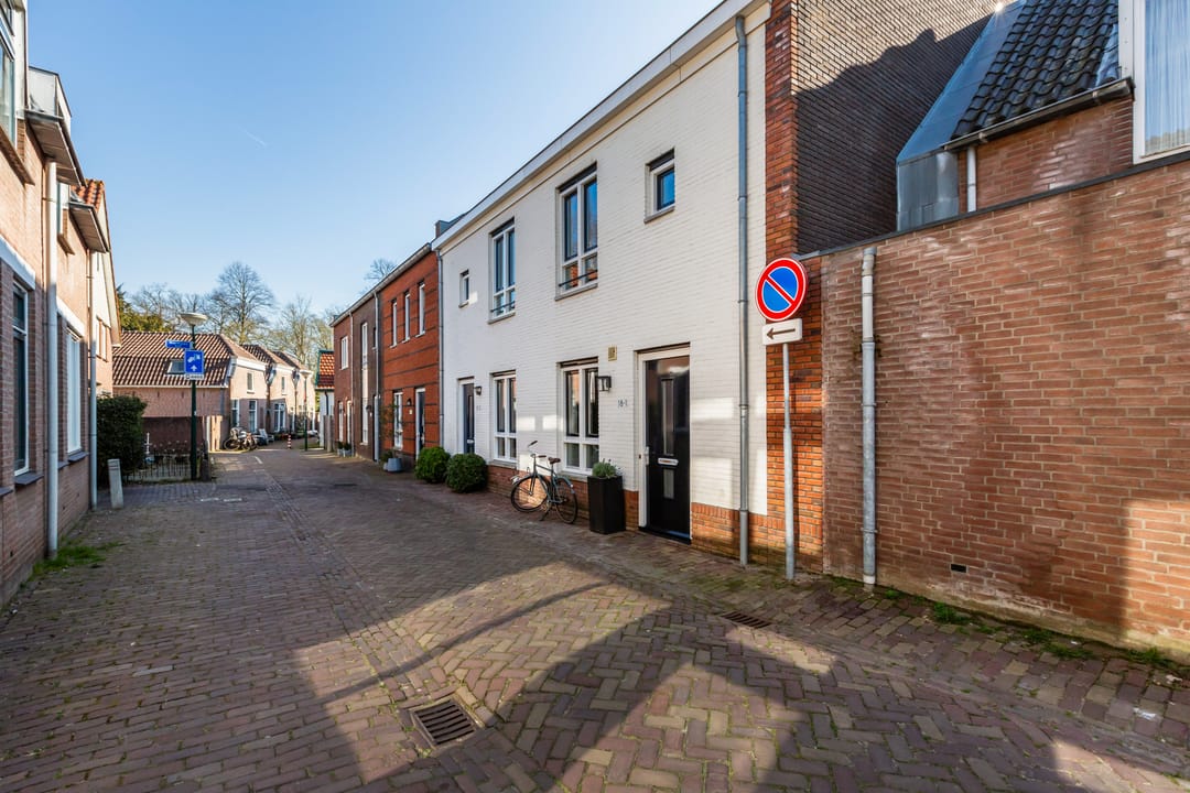 Foto 43 van Hogewalstraat 18-1